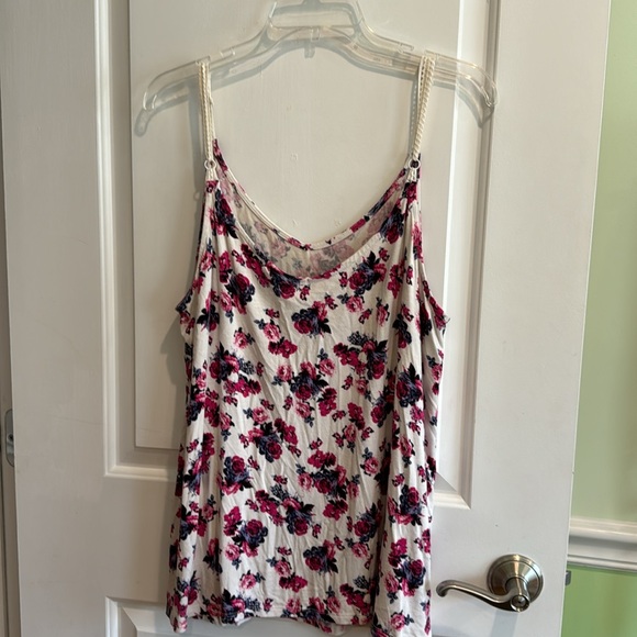 Torrid Sz 2 floral tank top adjustable straps - Picture 5 of 5